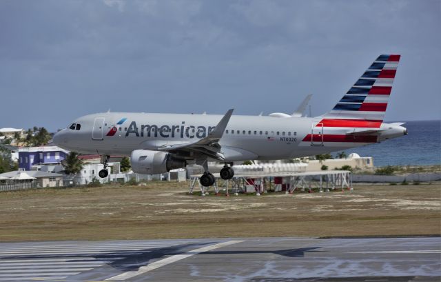 Airbus A319 (N70020)