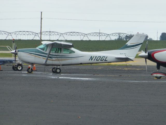 Cessna Skylane (N10GL)