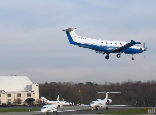 Pilatus PC-12 (N729AF) - Landing runway 16.