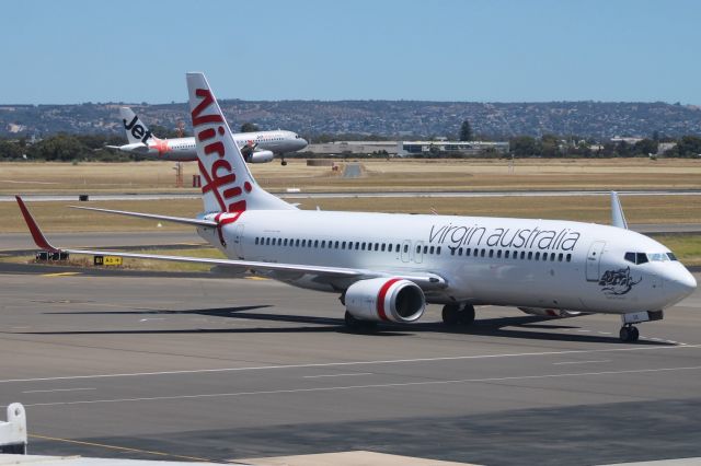 Boeing 737-800 (VH-VUK)