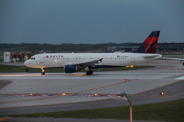 Airbus A320 (N337NW) - DL1900 to MKE (July 31st, 2023)