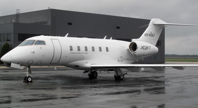 Bombardier Challenger 300 (N548XJ)