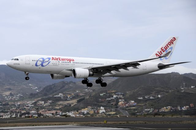 Airbus A330-200 (EC-JQG)