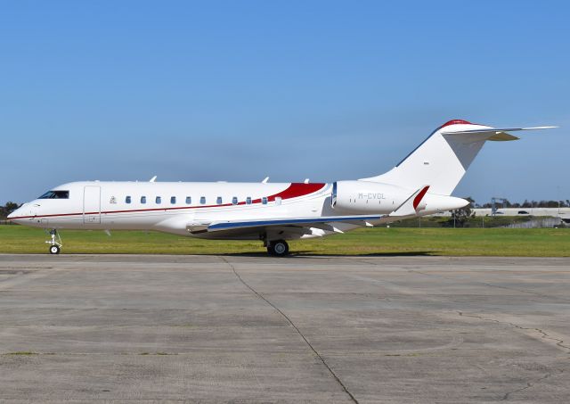 Bombardier Global 5000 (M-CVGL)