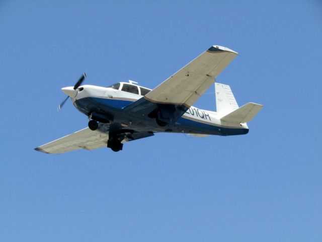 Mooney M-20 (N201QR) - Landing RWY 24