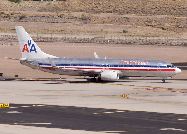 Boeing 737-800 (N852NN)