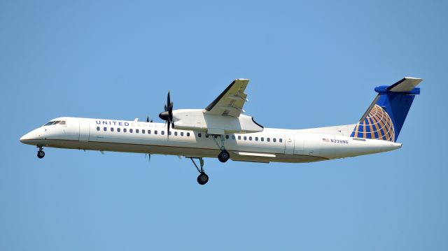 de Havilland Dash 8-400 (N338NG)