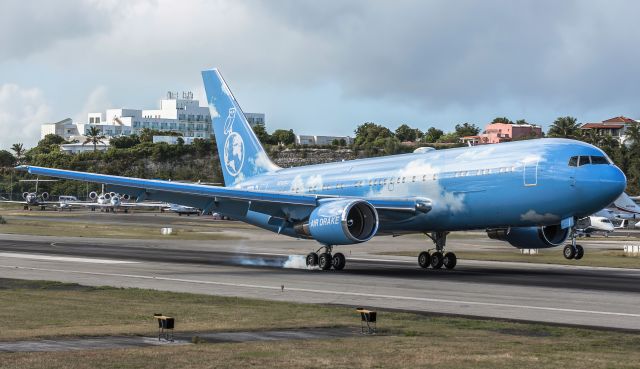 BOEING 767-200 (N767CJ)