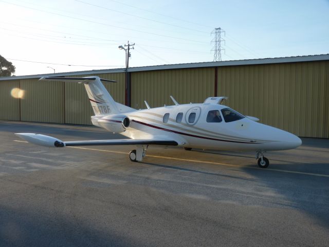 Eclipse 500 (N478F) - Getting ready for a departure out of San Caros.