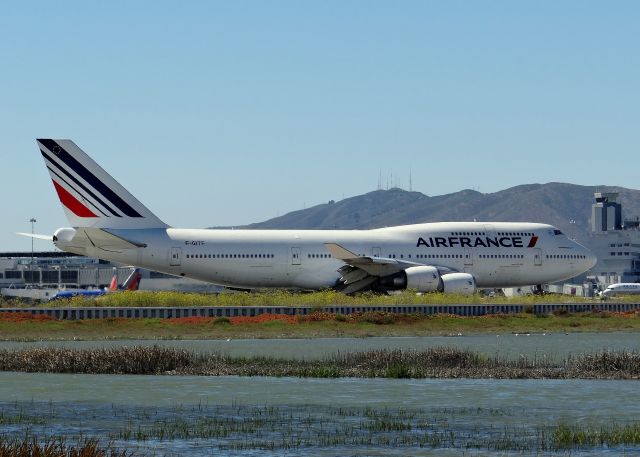 Boeing 747-400 (F-GITF) - Air France Taxiing to takeoff Runway 28L