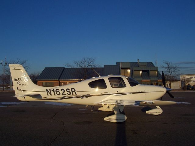 Cirrus SR-22 (N162SR) - www.freewebs.com/kregaxn