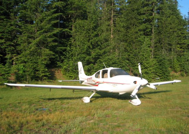 Cirrus SR-22 (N111TT)