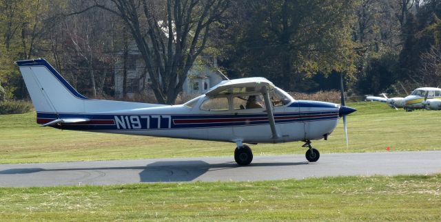 Cessna Skyhawk (N19777) - Shown here is a 1972 Cessna 172L Skyhawk in the Autumn of 2023.