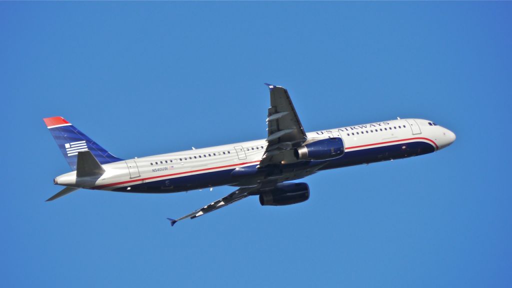 Airbus A321 (N540UW) - AWE549 departs Rwy 16L for a flight to KPHX on 6/8/14. (cn 4107).
