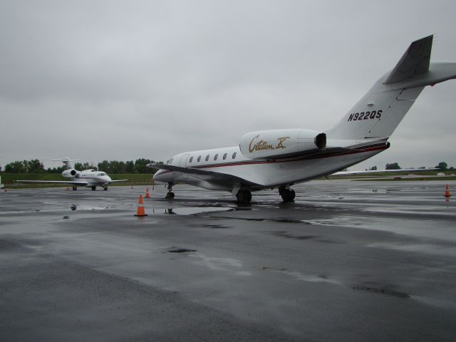 Cessna Citation X (N922QS) - 2 Citation X at Kansas City down town airport Net Jets.