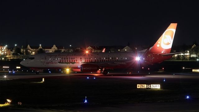 Boeing 737-800 (D-ABMS) - Flying Home For Christmas