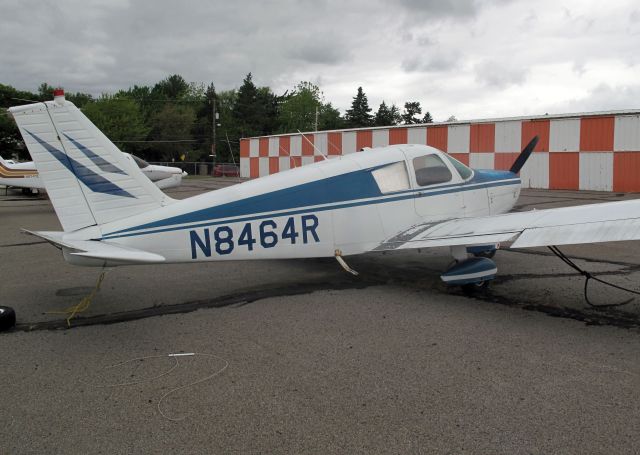 Piper Cherokee (N8464R)