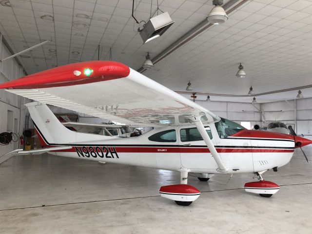 Cessna Skylane (N9802H) - Fresh out of annual