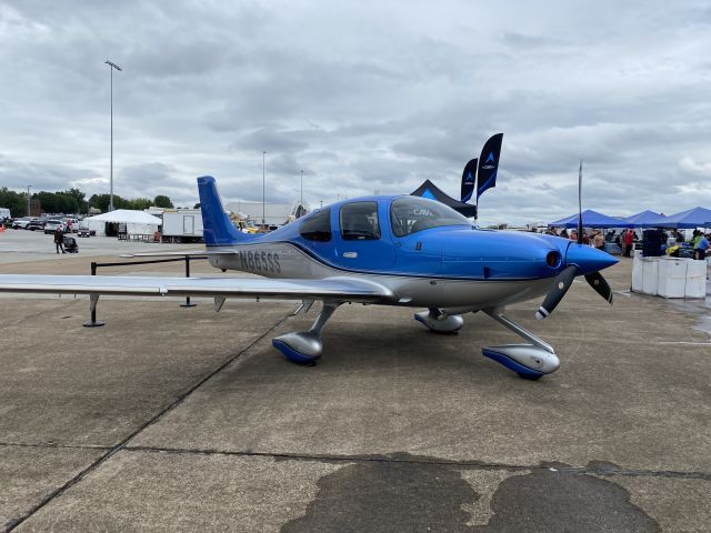 Cirrus SR-22 (N865SS) - Date Taken: September 10, 2022br /From the 2022 Smoky Mountain Airshow, starring the US Navy Blue Angels!