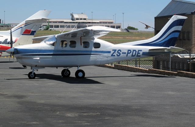 Cessna P210 Pressurized Centurion (ZS-PDE)