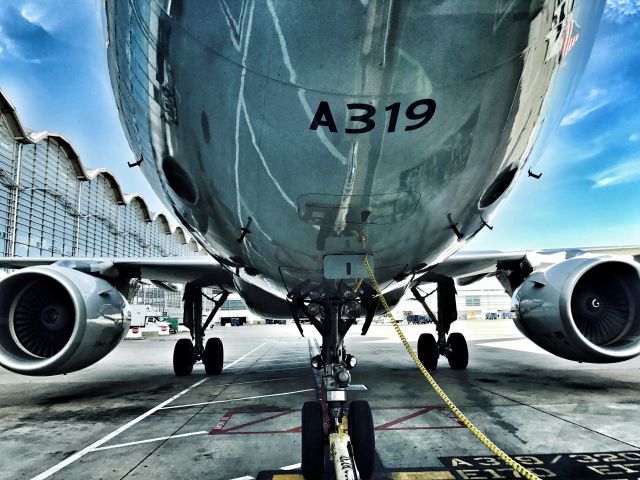 Airbus A319 (N817AW) - DCA - Push Back - Gate 23 - Ground Operations. 