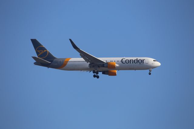 BOEING 767-300 (D-ABUB)