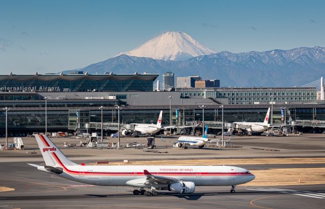 Airbus A330-300 (PK-GHD)