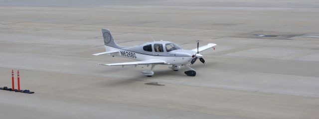 Cirrus SR-22 (N626BG)