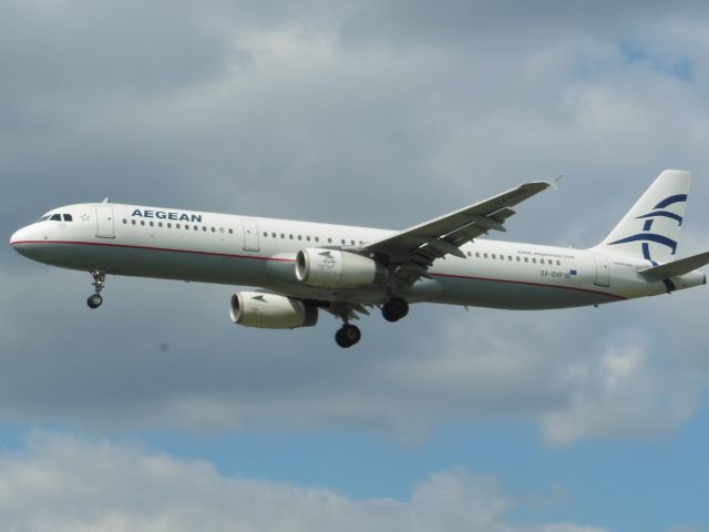 Airbus A321 (SX-DVP) - Aegean Airlines (A3) SX-DVP  A321-232  [cn3527]br /London Heathrow (LHR) - Flight A3 602 departing for Athens (ATH)br /Taken from Myrtle Avenue Gardens. Hatton Cross (end of 27L runway)br /2013 05 25  a rel=nofollow href=http://alphayankee.smugmug.com/Airlines-and-Airliners-Portfolio/Airlines/EuropeanAirlineshttps://alphayankee.smugmug.com/Airlines-and-Airliners-Portfolio/Airlines/EuropeanAirlines/a