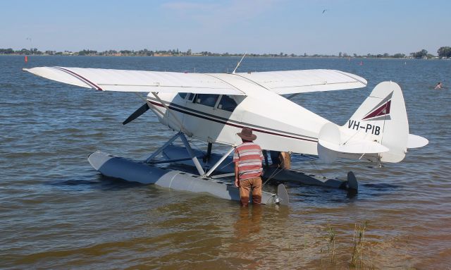 Piper PA-12 Super Cruiser (VH-PIB)