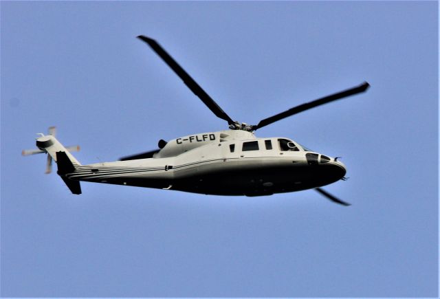 C-FLFD — - C-FLFD SIKORSKY S-76-D CANADIAN HELICOPTERS  Limited survolant la ville de Lavaltrie QC. le 30-95-2022 à 18:05