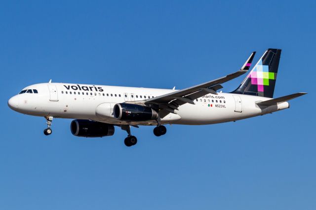 Airbus A320 (N523VL)