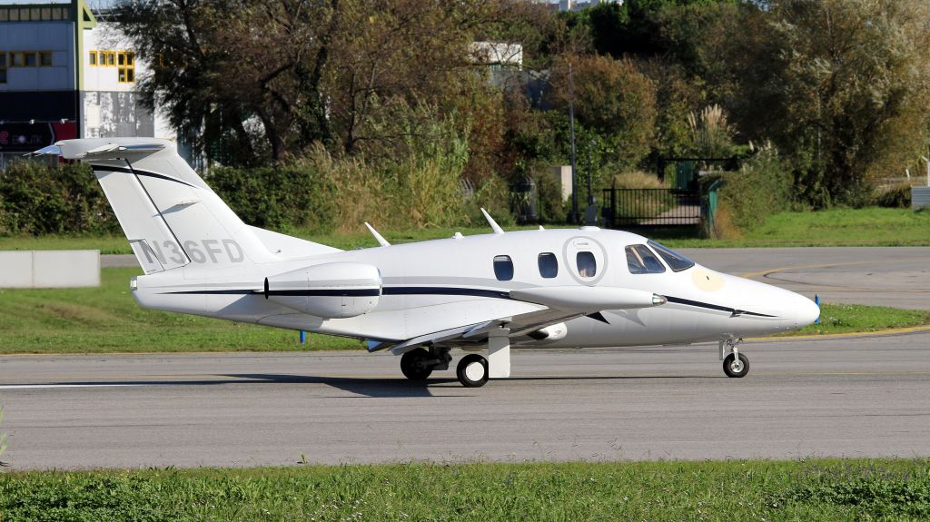 Eclipse 500 (N36FD)