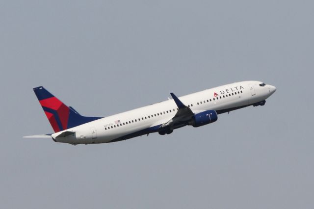 Boeing 737-800 (N3741S)