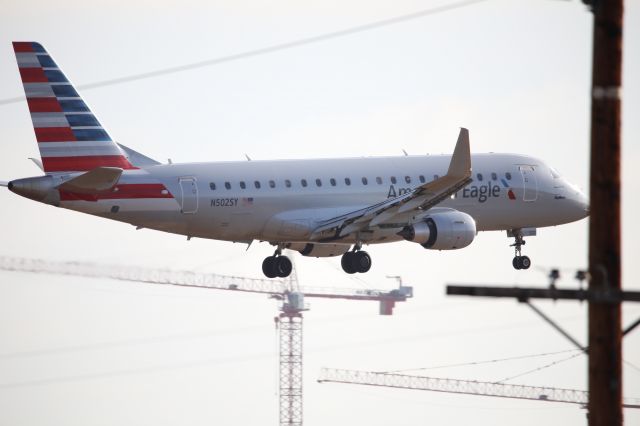 EMBRAER 175 (long wing) (N502SY)