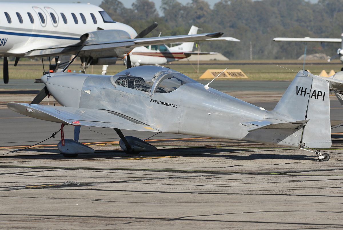 Vans RV-6 (VH-API)