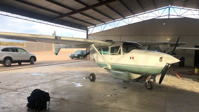 Cessna Super Skymaster (XB-KXU)