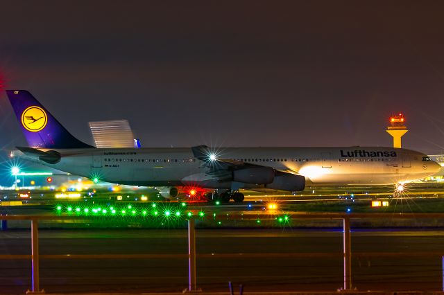 Airbus A340-300 (D-AIGT)