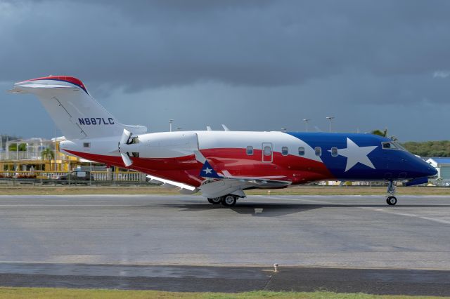 Bombardier Challenger 300 (N887LC)