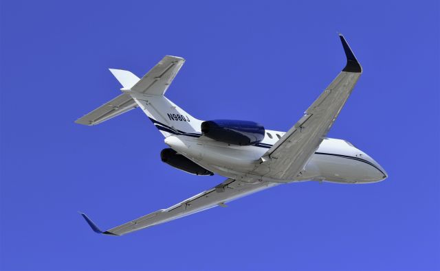 Hawker 800 (N980J)