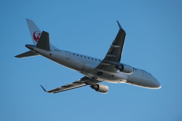 Embraer 170/175 (JA214J)