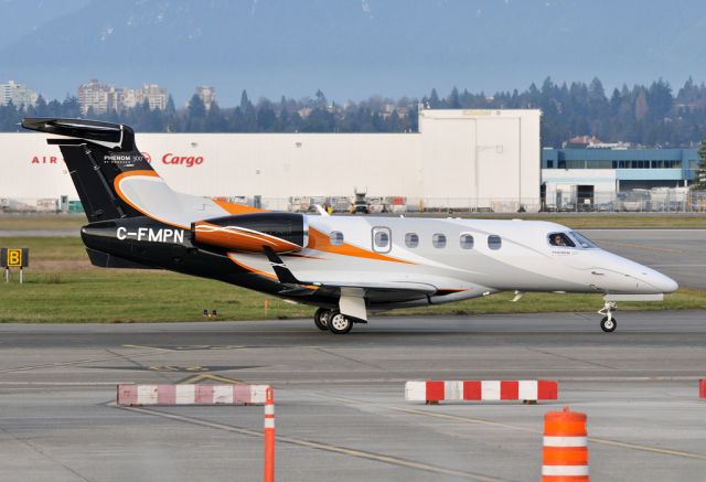 Embraer Phenom 300 (C-FMPN)