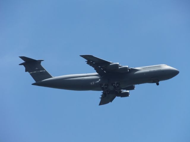 86-0011 — - big C5 galaxy landing from charleston whit ambulances ( 05/26/2022 