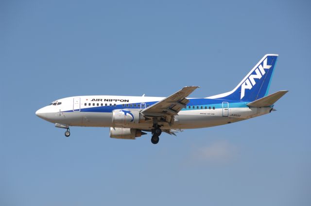 Boeing 737-500 (BON8500) - Final Approach to Narita Intl Airport R/W16L on 2007/8/12 ANA c/s