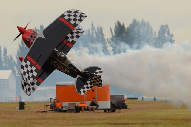 — — - Skip Stewarts Prometheus Pitts S-2s sets up to cut the ribbon at the 2013 Stuart, FL Airshow.