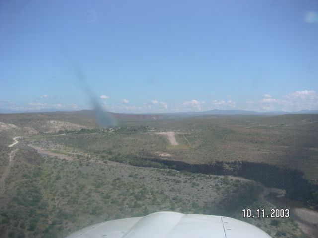 Cessna Skylane (N1672R) - Final to Cadeje,BCS,Mexico