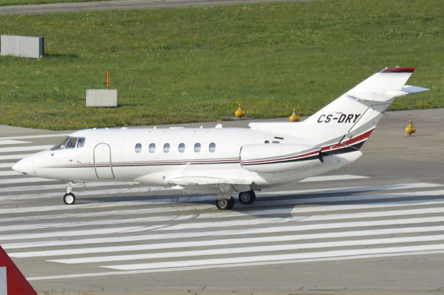 Hawker 800 (CS-DRY)