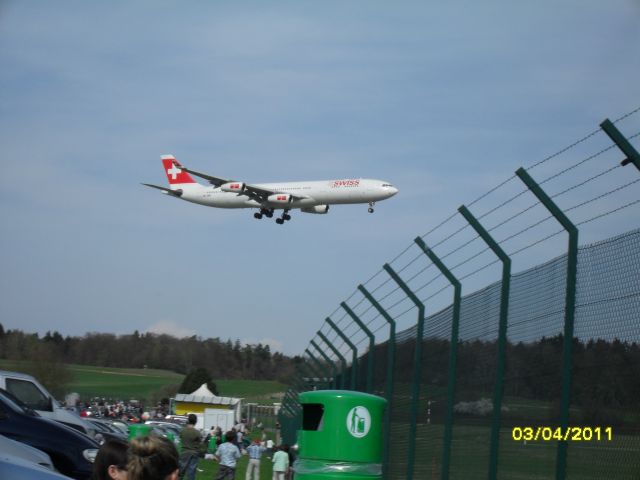 Airbus A340-300 (HB-JMF) - suisse