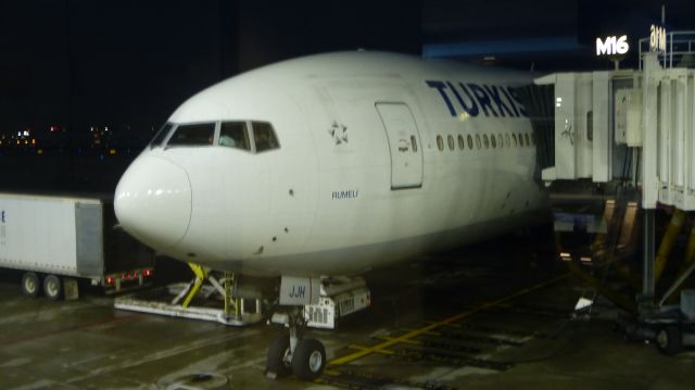 BOEING 777-300ER (TC-JJH) - Heading out to Istanbul Ataturk