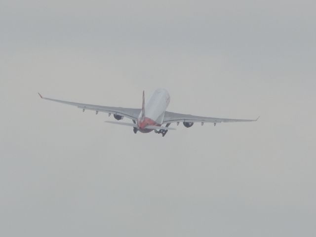 Airbus A330-200 (D-ALPD) - Wheels up